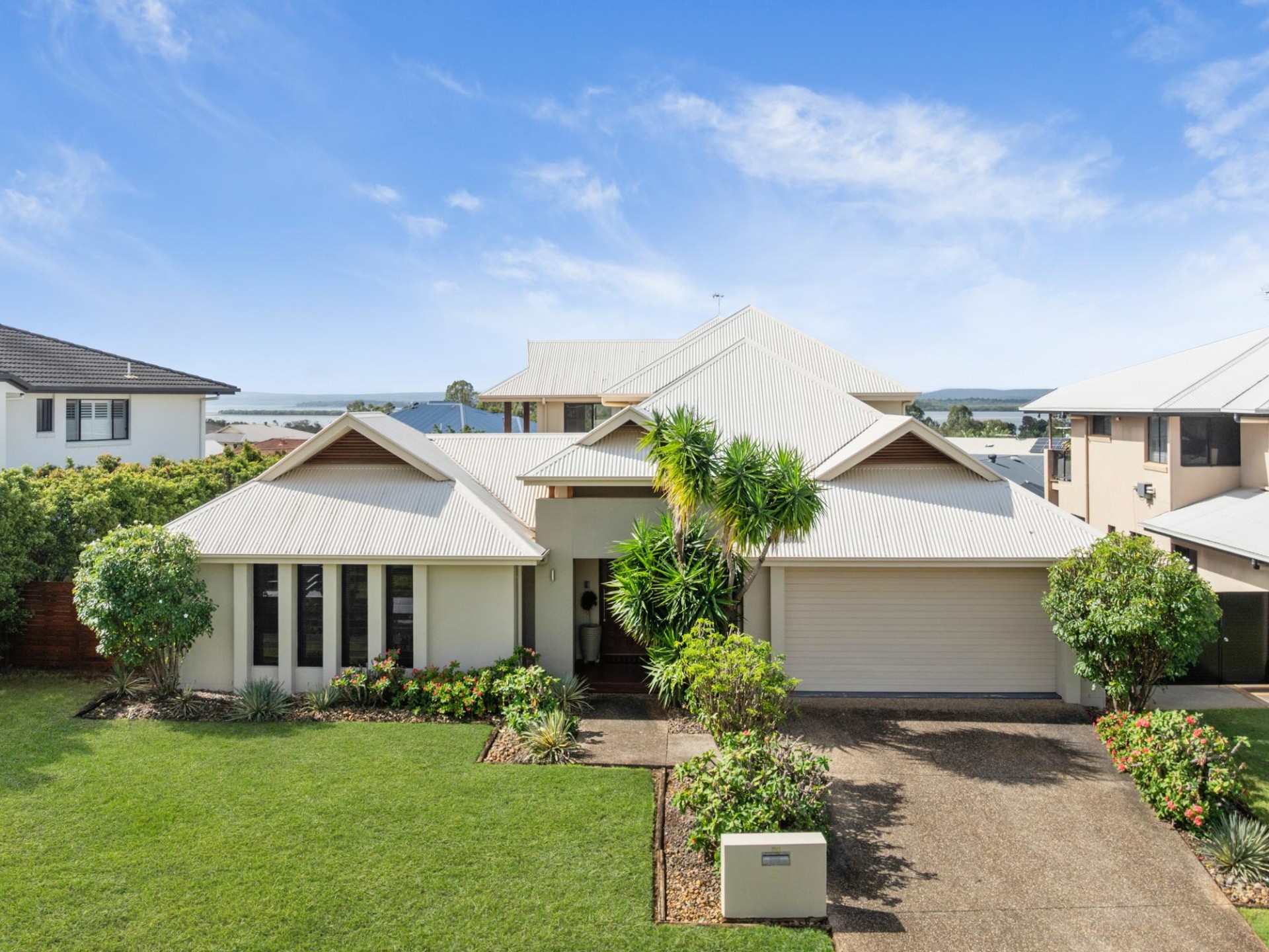 Stunning Family Home in Redland Bay - 7 Irwin Place